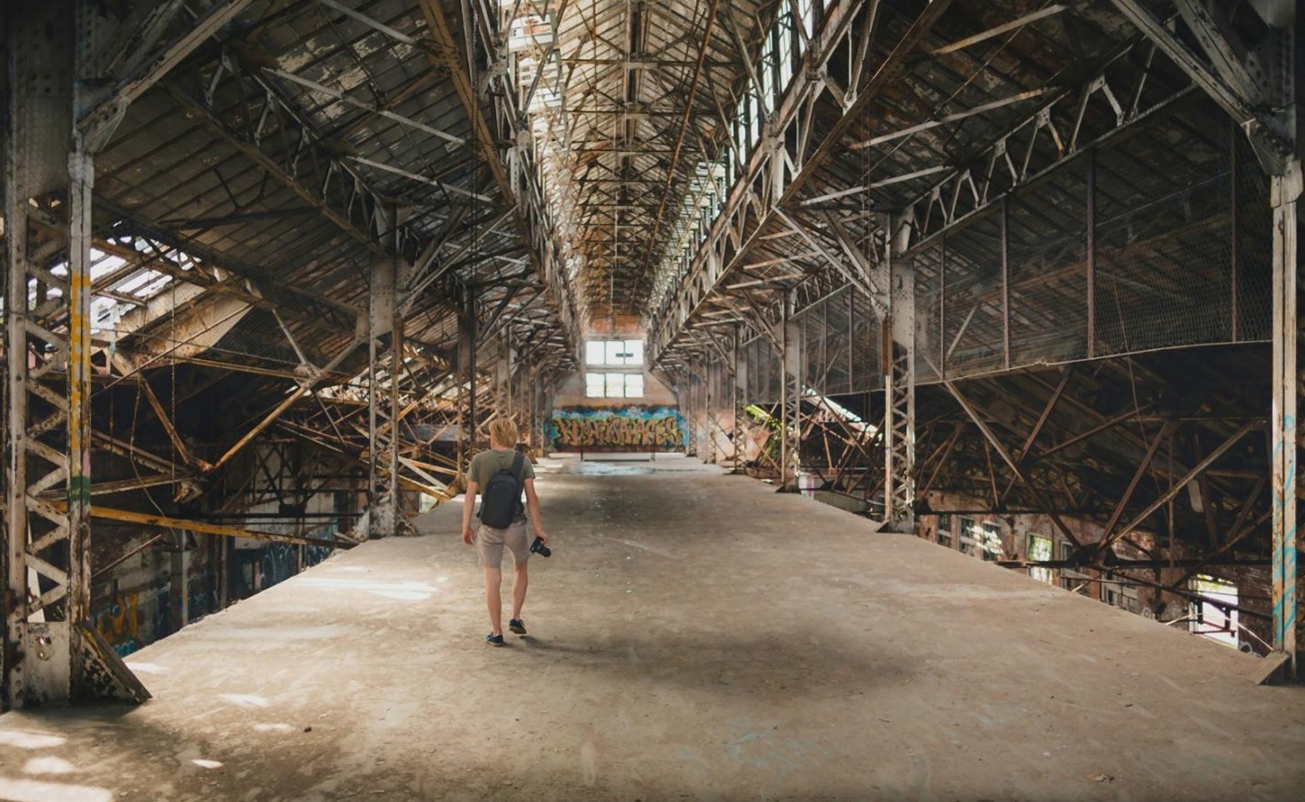 Postazione di lavoro professionale per ritocco fotografico